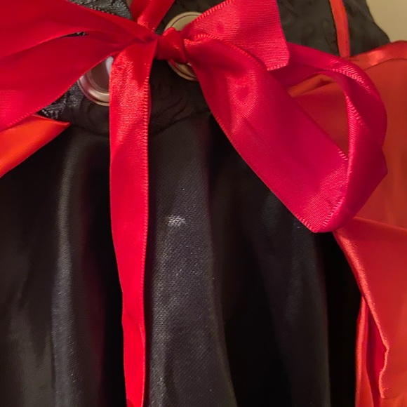 Costumes - Picture 3 of 7